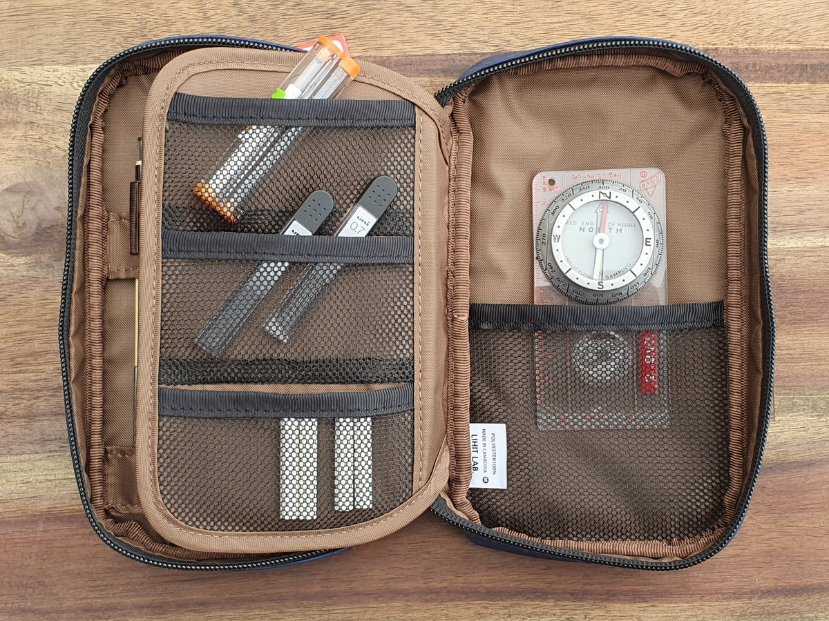LIHIT LAB Book-Style Standard Zipper Pen Case (A7551)