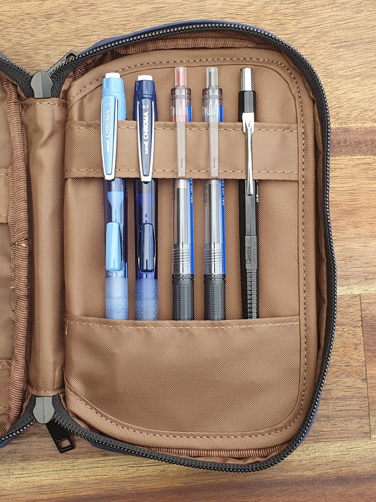 LIHIT LAB Book-Style Standard Zipper Pen Case (A7551)
